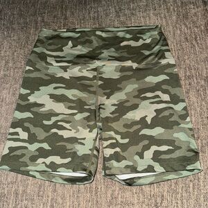 Victoria’s secret PINK biker short.